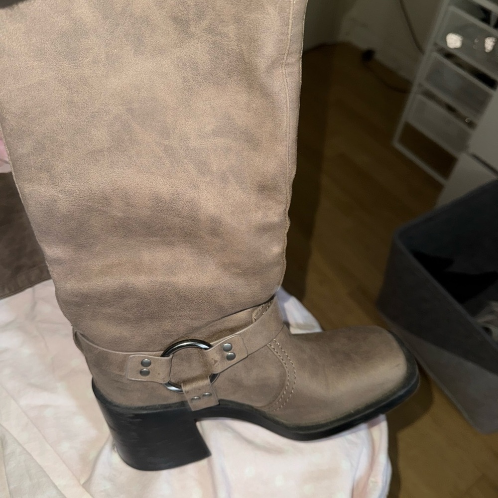 Women's Tan Leather Boots